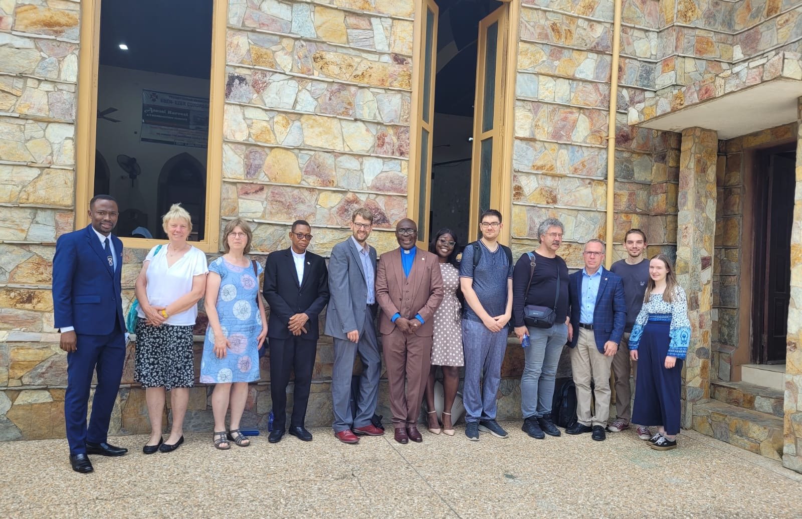 886c6076-8965-4907-bc6a-c04f2f2f023e